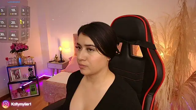 KallyMyller1 online show from 01/04/25, 07:34