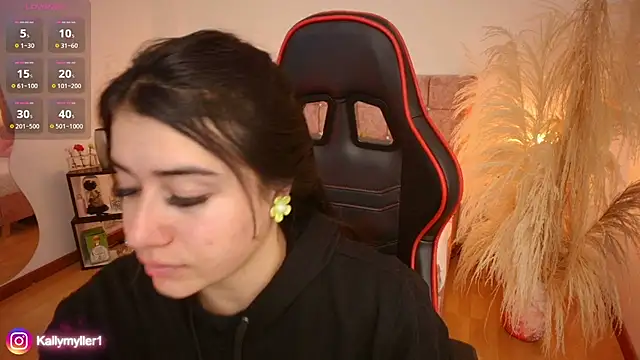 KallyMyller1 online show from 02/07/25, 07:38