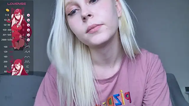 Snapshot of Evelyn_rabbit chatting on 03/06/25, 04:28 Evelyn rabbit online show from 03/06/25, 04:28