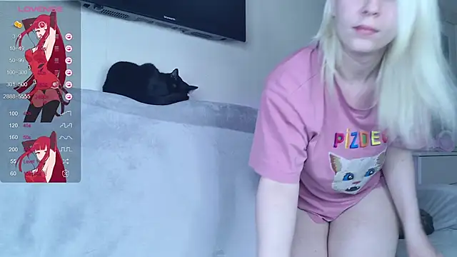 Snapshot of Evelyn_rabbit chatting on 03/19/25, 03:40 Evelyn rabbit online show from 03/19/25, 03:40