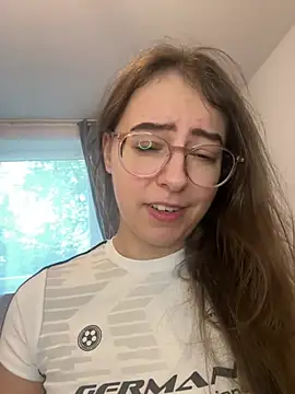 eleonoree online show from 06/25/26, 03:38