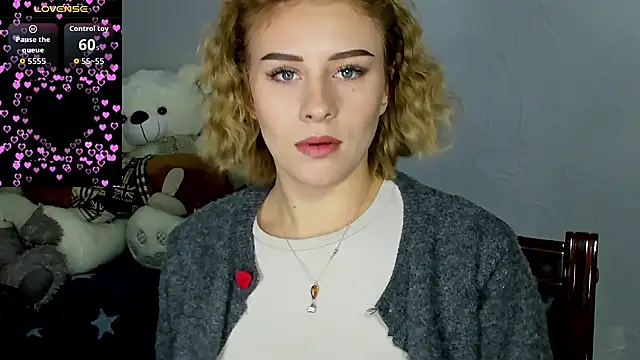 Snapshot of KindKristy chatting on 09/19/25, 05:20 KindKristy online show from 09/19/25, 05:20