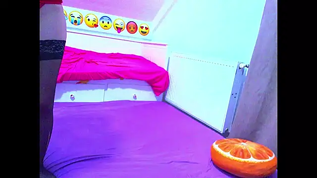 evehotty online show from 12/02/25, 08:04