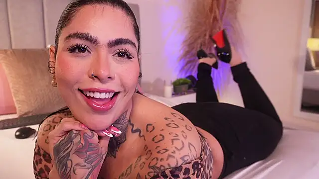 curvyliciousss online show from 10/11/25, 04:49