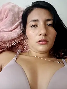 Snapshot of emily_honter chatting on 02/21/25, 06:37 emily honter online show from 02/21/25, 06:37