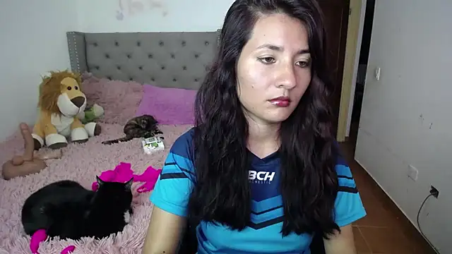 Snapshot of emily_honter chatting on 11/18/25, 06:56 emily honter online show from 11/18/25, 06:56