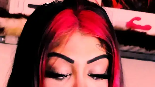 Snapshot of indian_dreamgirl chatting on 11/12/25, 08:08 indian dreamgirl online show from 11/12/25, 08:08