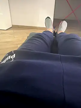 Snapshot of Io1994 chatting on 12/16/25, 01:10 Io1994 online show from 12/16/25, 01:10