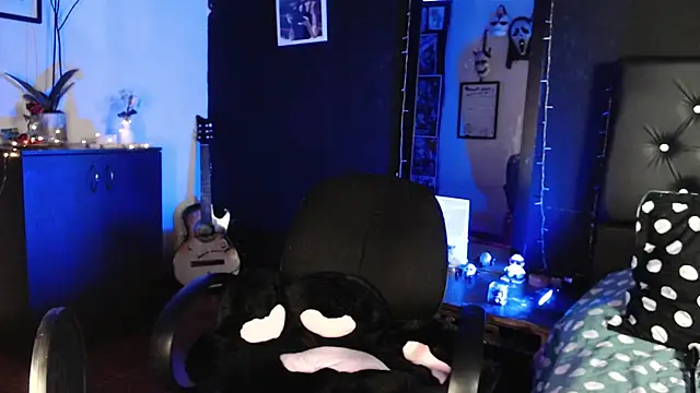 Snapshot of aprildoll chatting on 01/10/25, 07:35 aprildoll online show from 01/10/25, 07:35