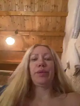 Snapshot of SofiaJoy chatting on 10/04/25, 05:11 SofiaJoy online show from 10/04/25, 05:11