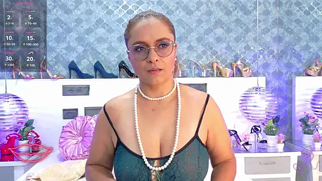 MarilynVega1 online show from 09/29/25, 08:46