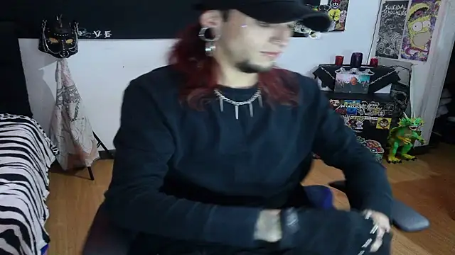 Snapshot of davidroses420 chatting on 01/07/25, 01:28 davidroses420 online show from 01/07/25, 01:28