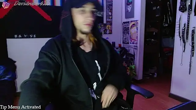 Snapshot of davidroses420 chatting on 03/11/25, 01:16 davidroses420 online show from 03/11/25, 01:16