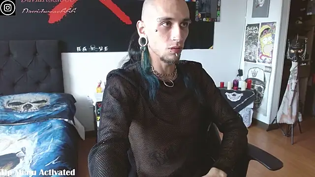 Snapshot of davidroses420 chatting on 10/04/25, 07:56 davidroses420 online show from 10/04/25, 07:56