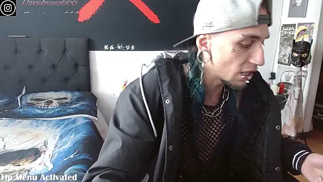 Snapshot of davidroses420 chatting on 10/07/25, 06:27 davidroses420 online show from 10/07/25, 06:27