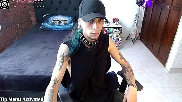 Snapshot of davidroses420 chatting on 11/24/25, 06:29 davidroses420 online show from 11/24/25, 06:29