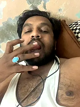 Snapshot of Rocky_1907 chatting on 11/19/25, 07:25 Rocky 1907 online show from 11/19/25, 07:25