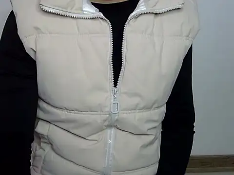 Snapshot of AquamarineXX chatting on 11/21/25, 07:29 AquamarineXX online show from 11/21/25, 07:29