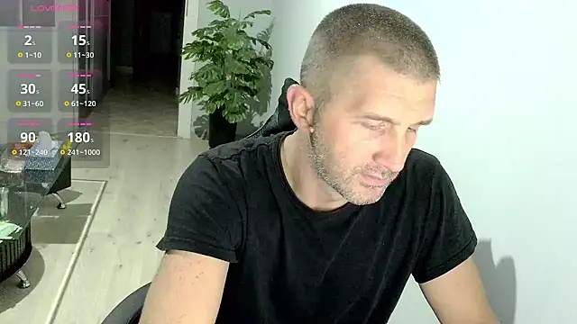 Snapshot of Maribor chatting on 10/10/25, 09:25 Maribor online show from 10/10/25, 09:25