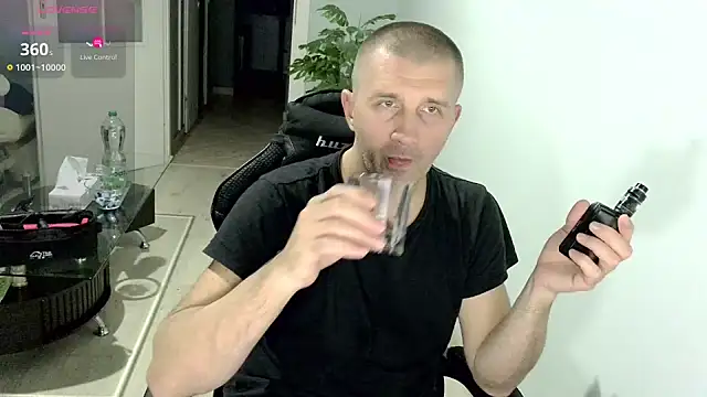 Snapshot of Maribor chatting on 10/29/25, 11:17 Maribor online show from 10/29/25, 11:17