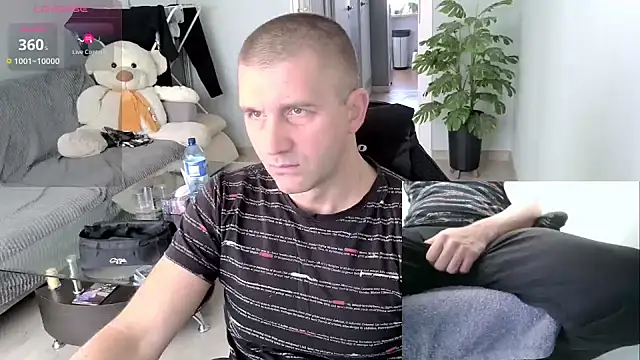 Snapshot of Maribor chatting on 11/05/25, 01:00 Maribor online show from 11/05/25, 01:00