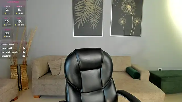 Snapshot of BrennaWalker chatting on 01/10/25, 06:09 BrennaWalker online show from 01/10/25, 06:09