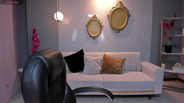 Snapshot of BrennaWalker chatting on 02/26/25, 02:48 BrennaWalker online show from 02/26/25, 02:48