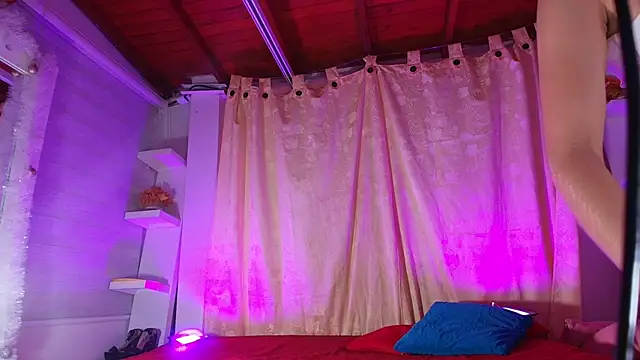 emyli sw  online show from 03/22/25, 03:09