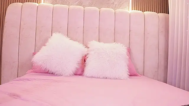 emyli sw  online show from 02/07/26, 03:10