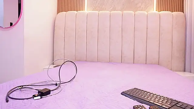 emyli sw  online show from 04/16/26, 03:07