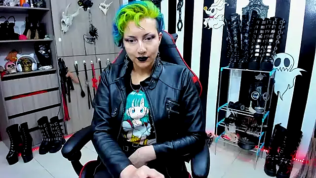 Snapshot of Mistress_Yelena chatting on 12/20/24, 11:37 Mistress Yelena online show from 12/20/24, 11:37