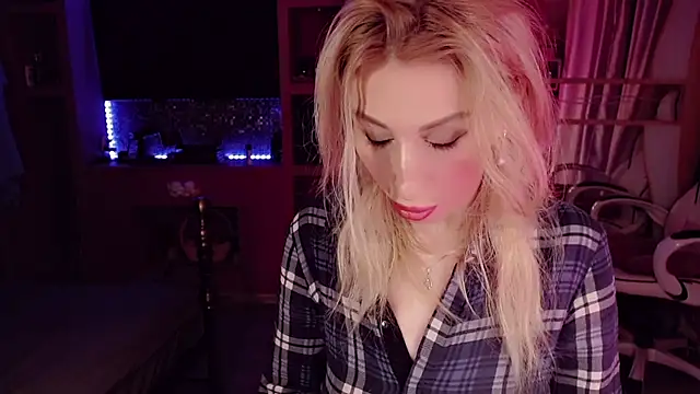 AnnieGOld  online show from 09/16/25, 07:59