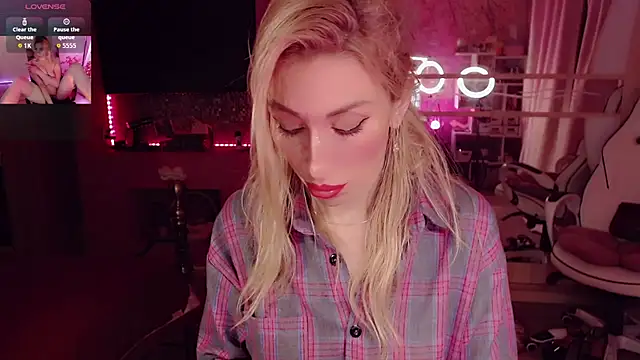 AnnieGOld  online show from 09/28/25, 10:26