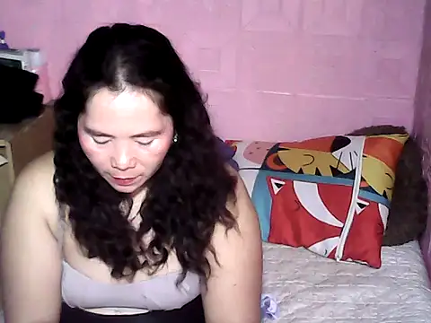 hotpusie 4u online show from 10/13/25, 05:35