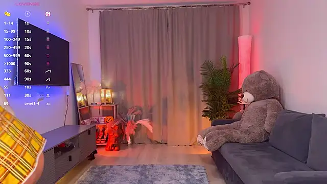 mikkixmeow online show from 11/17/25, 11:05