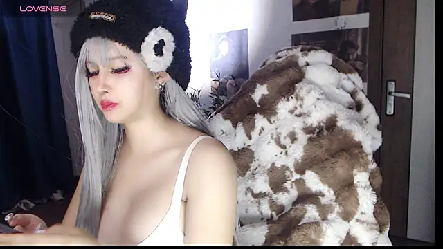 candy cola online show from 11/18/25, 02:54