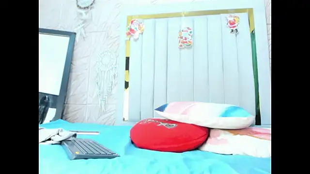 Snapshot of Rebecca_Mitchell chatting on 12/15/25, 11:36 Rebecca Mitchell online show from 12/15/25, 11:36