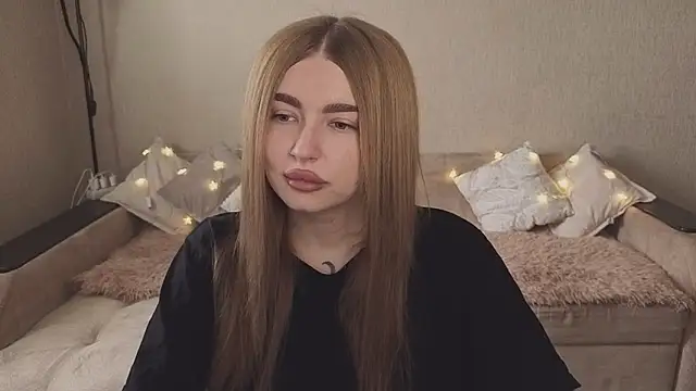 Snapshot of ViolettaLopez chatting on 09/17/25, 11:23 ViolettaLopez online show from 09/17/25, 11:23