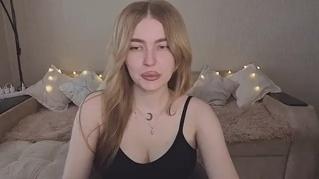 ViolettaLopez online show from 05/16/26, 01:54