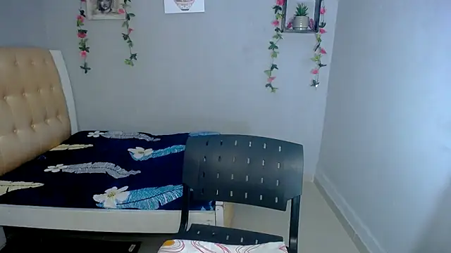 sexy latynx online show from 04/15/26, 06:15