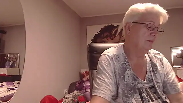 Snapshot of LaylaMilf chatting on 10/09/25, 06:50 LaylaMilf online show from 10/09/25, 06:50