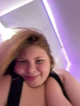 Snapshot of AshlyRouse chatting on 03/09/25, 12:31 AshlyRouse online show from 03/09/25, 12:31