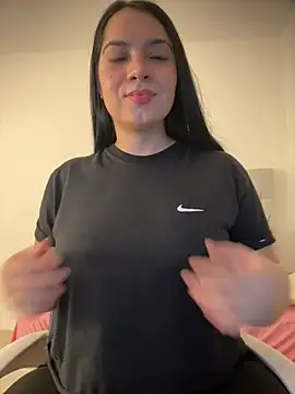  queen sofia online show from 03/05/25, 02:14