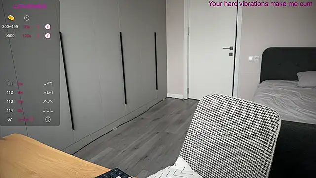 Snapshot of Chantwow chatting on 12/28/24, 08:16 Chantwow online show from 12/28/24, 08:16