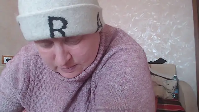 Amy August online show from 02/19/25, 06:21