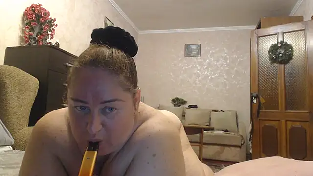Snapshot of Amy_August chatting on 06/19/26, 06:45 Amy August online show from 06/19/26, 06:45