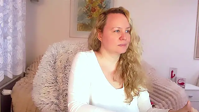 Sarah4you online show from 02/01/25, 03:50