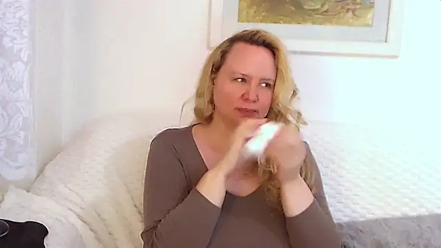 Sarah4you online show from 09/26/25, 08:35