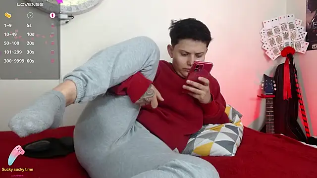 girl intense444 online show from 02/13/25, 10:11