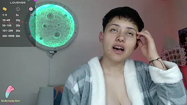 girl intense444 online show from 03/01/25, 10:53